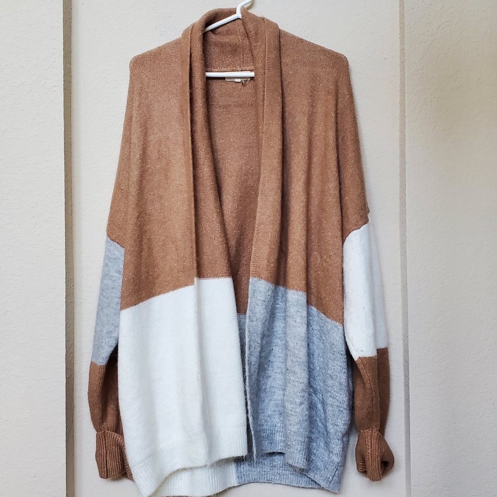 Entro Tan, White, and Gray Colorblock Cardigan.  Size Large
